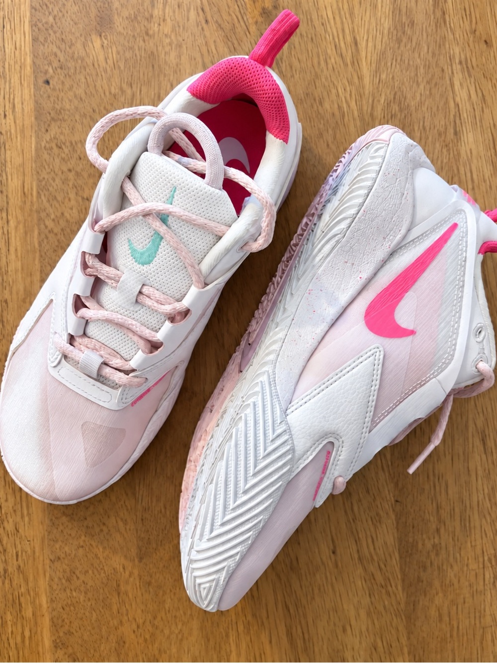 Nike HyperAce 3 SE Big Kids US 4.5Y Volleyball Shoes White Hyper Pink